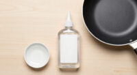 Glue Bonds To Nonstick Surfaces And Wipes Clean With Ethanol